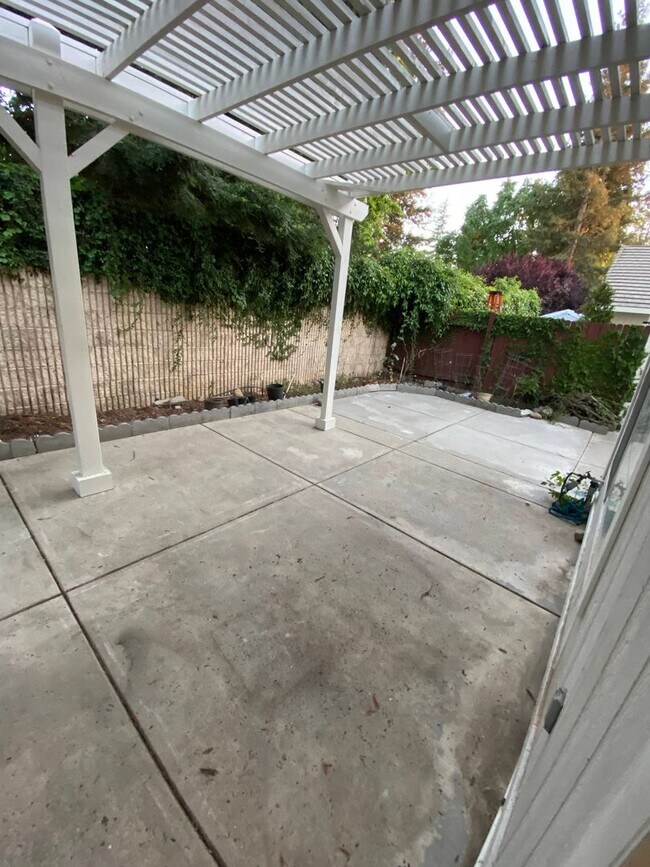 Building Photo - 310 Brightstone Cir