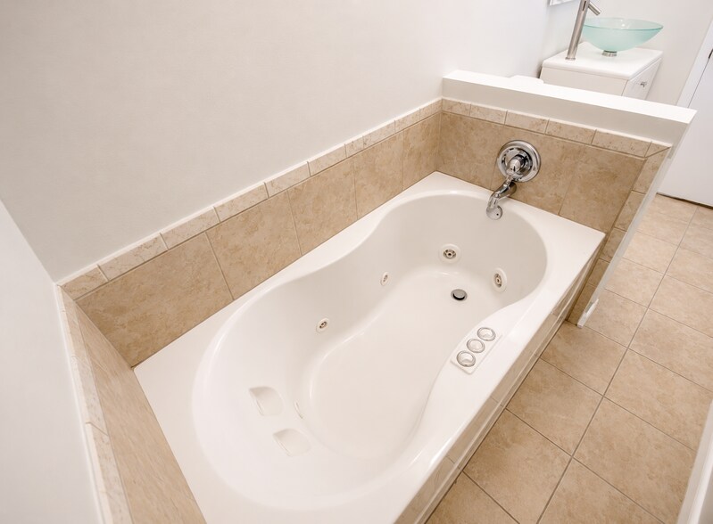 3rd bedroom on suite - 303 Rutherford Ave NW