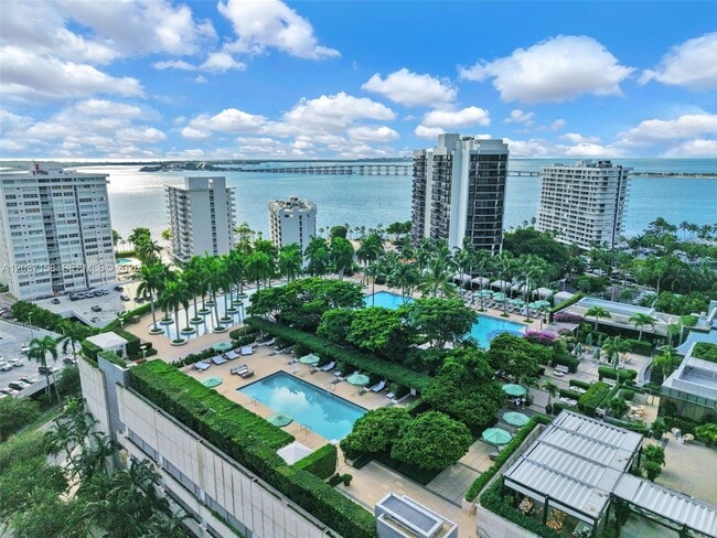 Building Photo - 1435 Brickell Ave