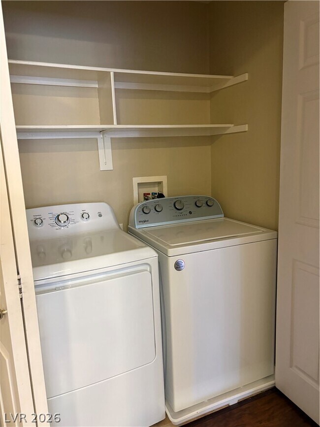 Building Photo - 1050 E Cactus Ave