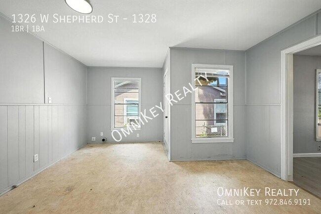 Building Photo - 1326 W Shepherd St