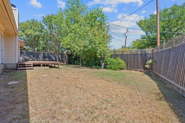 Building Photo - 6550 Fair Valley Trail