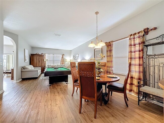 Building Photo - 526 Henley Cir