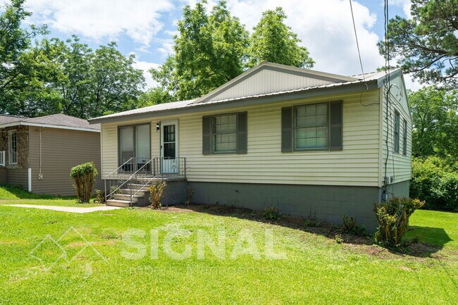 Building Photo - 1652 Roberta Ln