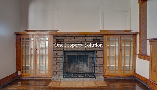 Building Photo - 456 Tyler St