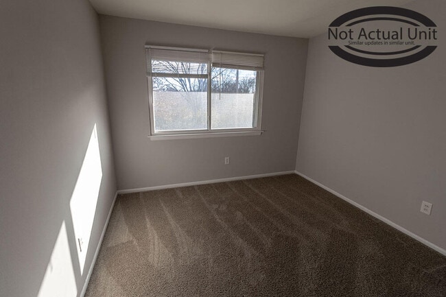 Building Photo - 2904 Leeway Dr