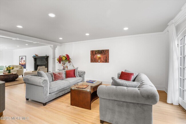 Building Photo - 13 Valley Forge Rd