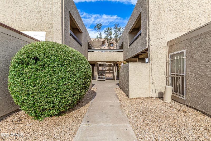 Building Photo - 2634 N 43rd Ave