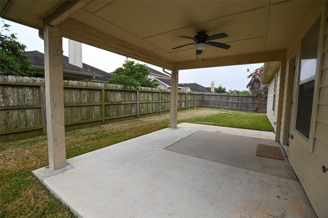 Building Photo - Promenade Lane, Pearland, TX 77584 - 4 BR 2 BA single-family home