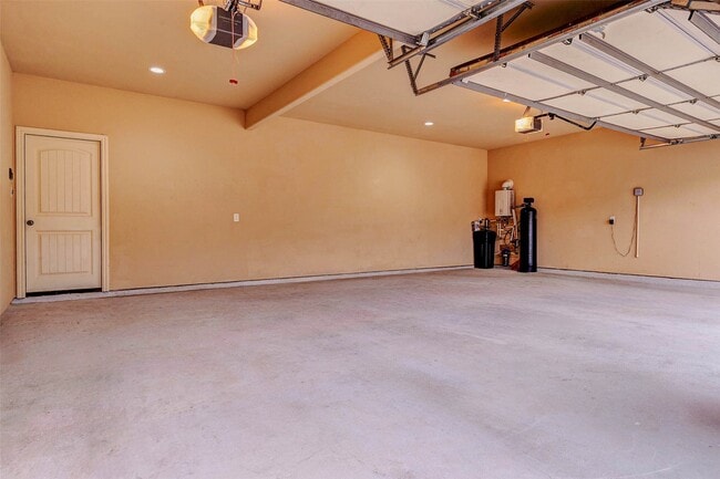 Building Photo - 20307 Cortina Valley Dr