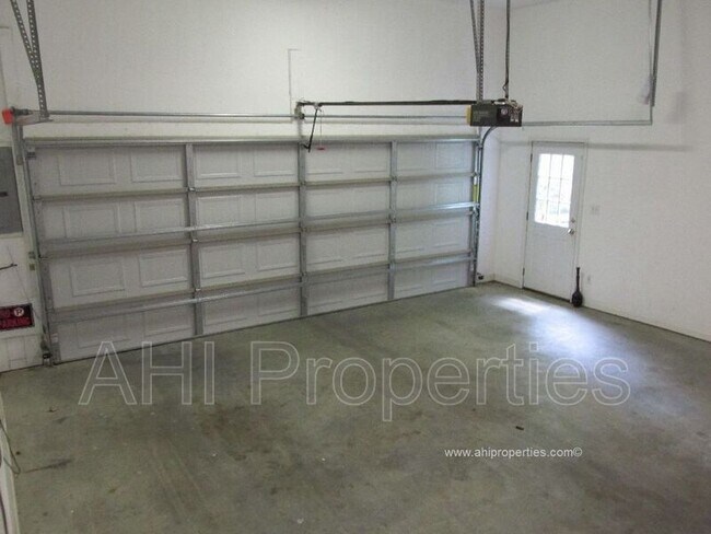 Building Photo - 6031 Rosemont Rd