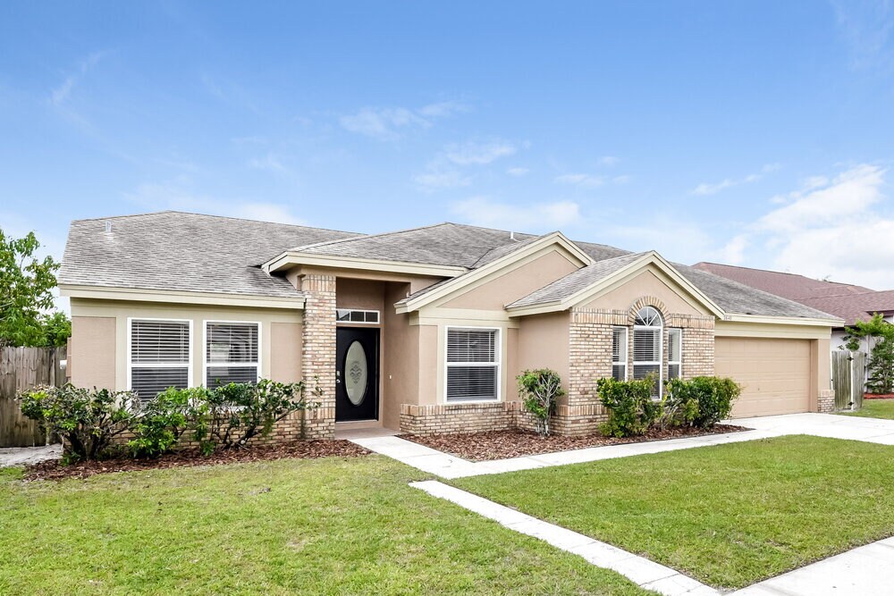 Building Photo - 2640 Rolling Broak Dr
