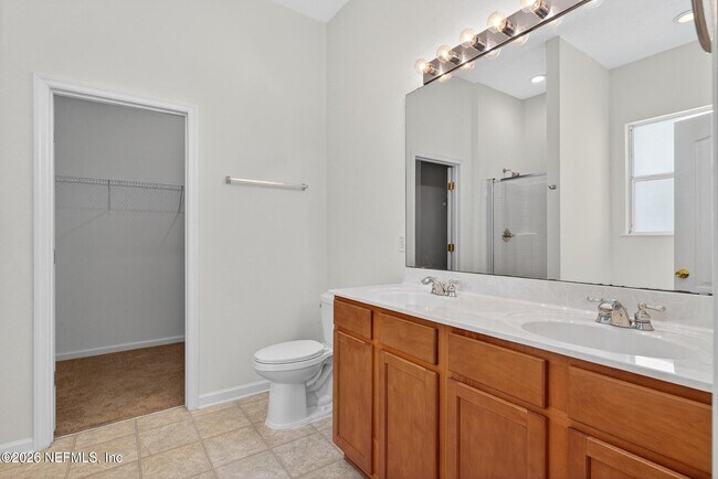 Building Photo - 872 Collinswood Dr W
