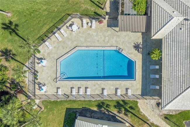 Building Photo - 111 Whispering Sands Cir