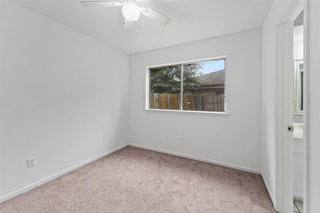 Building Photo - 21518 Greenham Dr