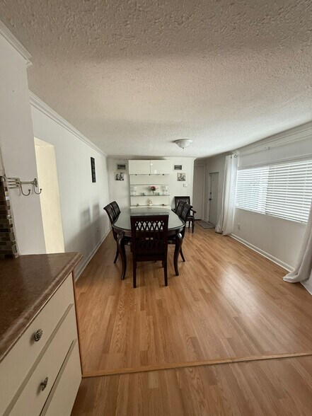 Building Photo - 354 Vaca Rd