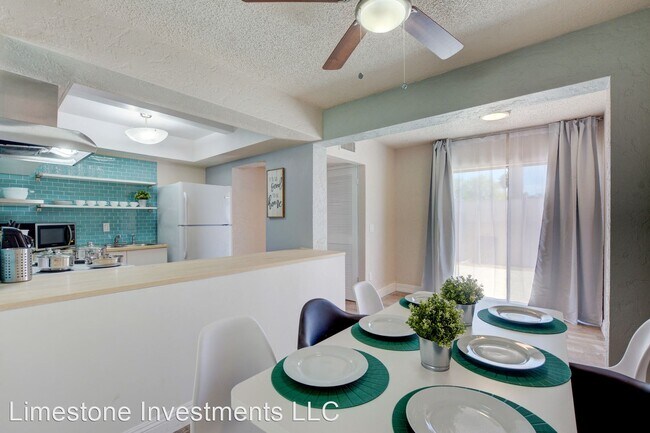 Building Photo - 2 br, 2.5 bath House - 1403 Rexford Place