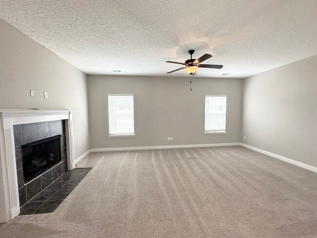 Building Photo - 732 Waterlily Ct