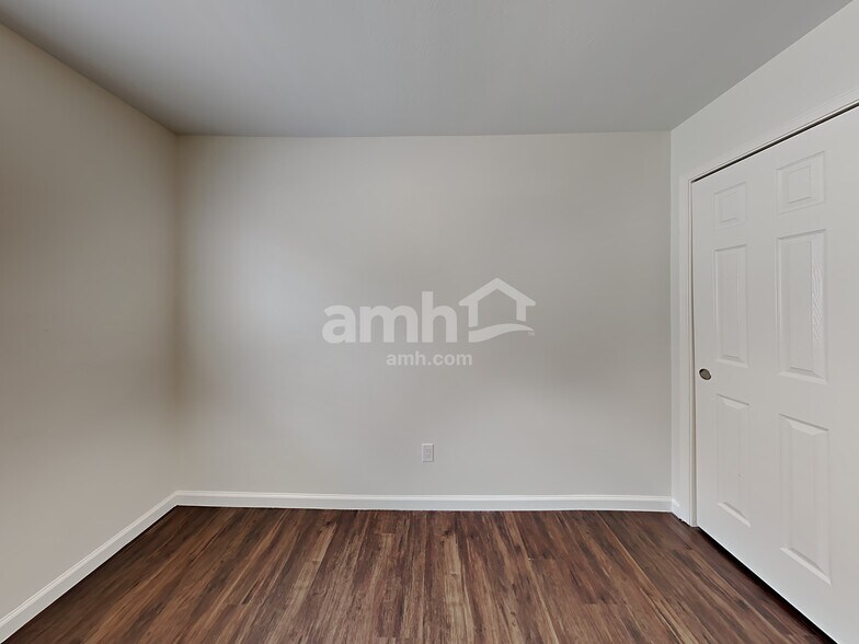 Building Photo - 22115 Guston Hall Ln