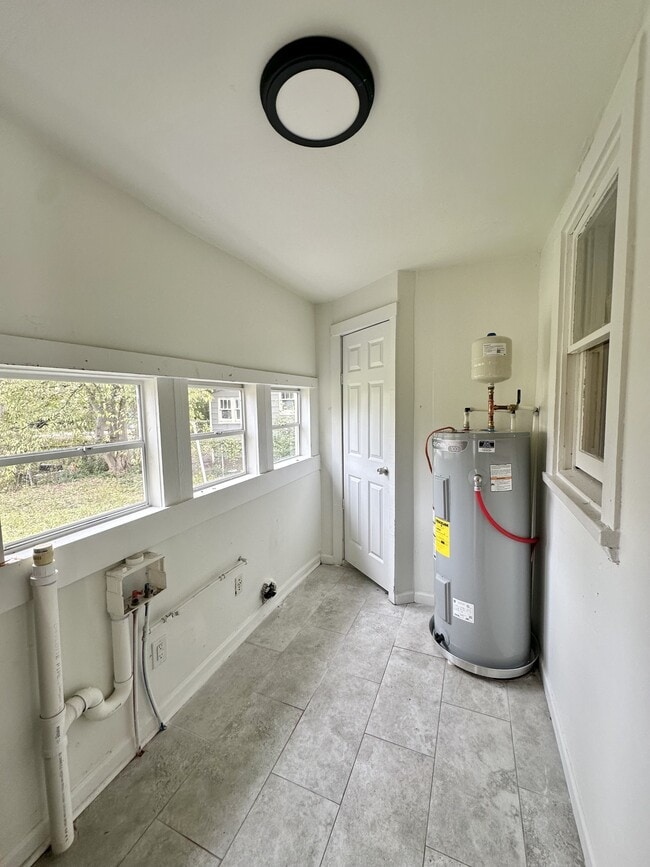 Building Photo - 1520 Avenue G