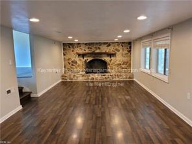 Building Photo - 1289 River Oaks Dr