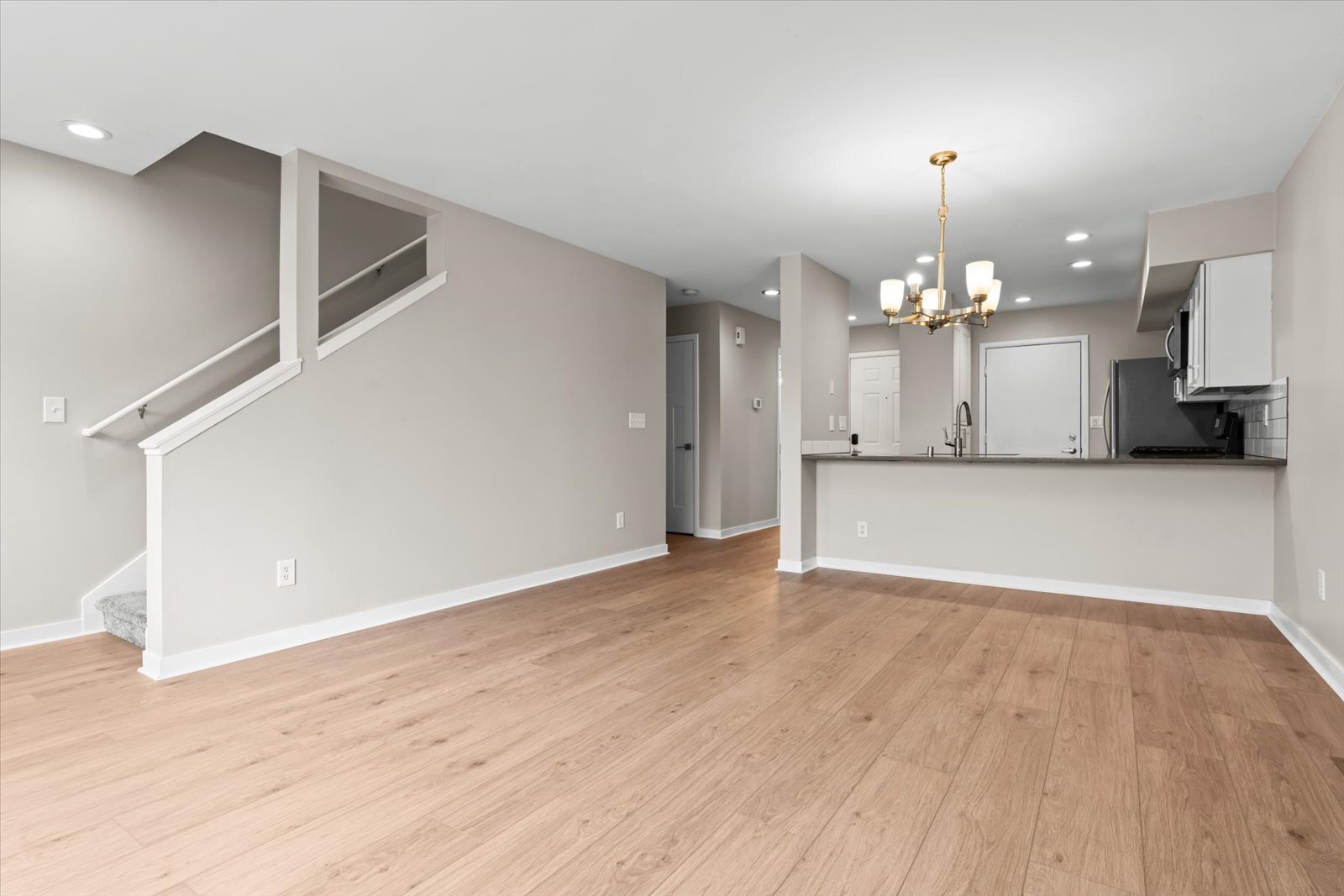 Building Photo - 501 23rd Ave S