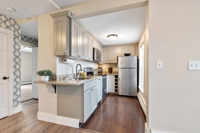 Building Photo - 74-76-76 Bromfield St