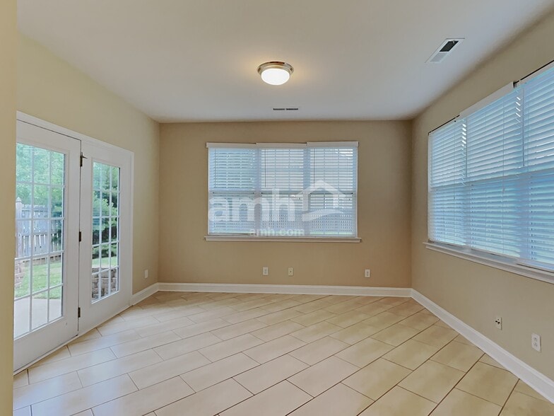 Building Photo - 9203 Greenheather Dr