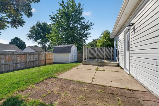 Building Photo - Charming 3-Bedroom Ranch in Avon!