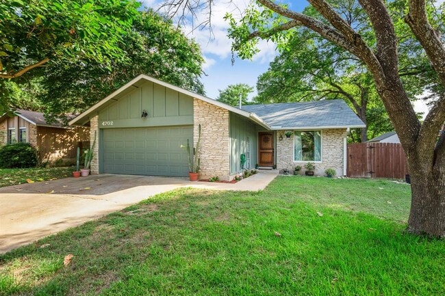 Primary Photo - 4702 Gray Fox Dr