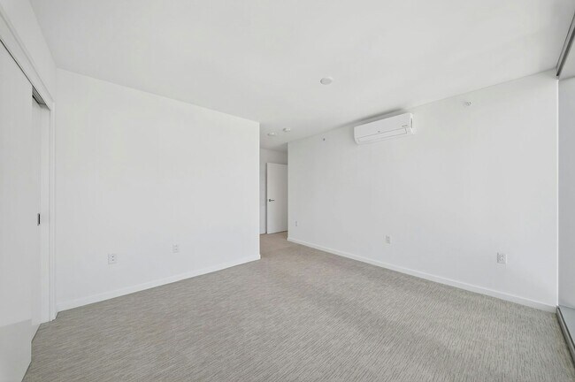 Building Photo - 1500 Rycroft St