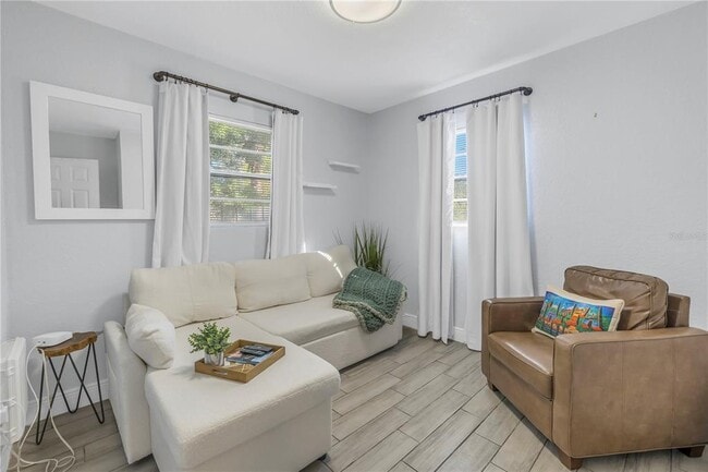 Building Photo - 3605 W Iowa Ave