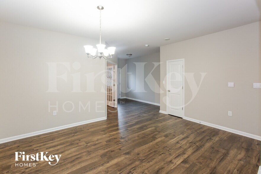 Building Photo - 711 Saddlebred Ln