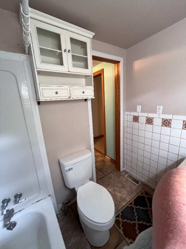 Building Photo - 824 Meadow Ave