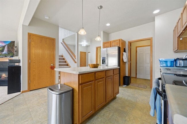 Building Photo - 77 N Park Ridge Rd