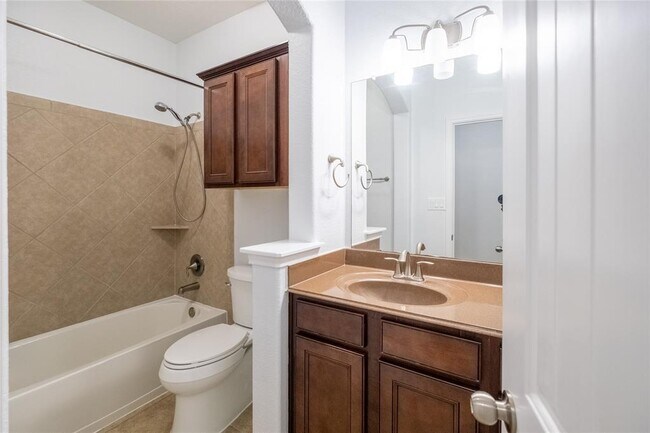 Building Photo - 17523 Quiet Shores Dr