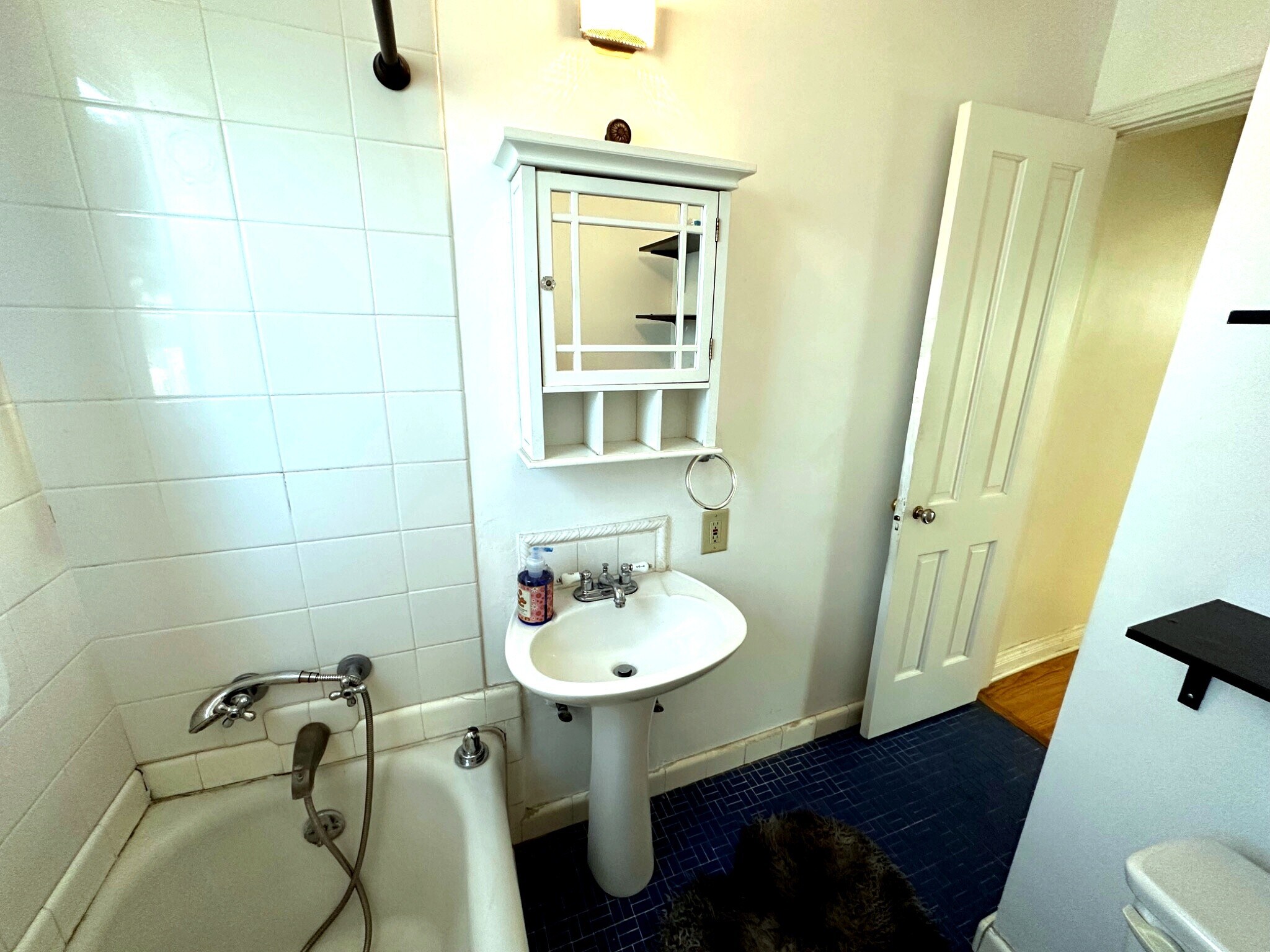 Building Photo - 10847 Balboa Blvd