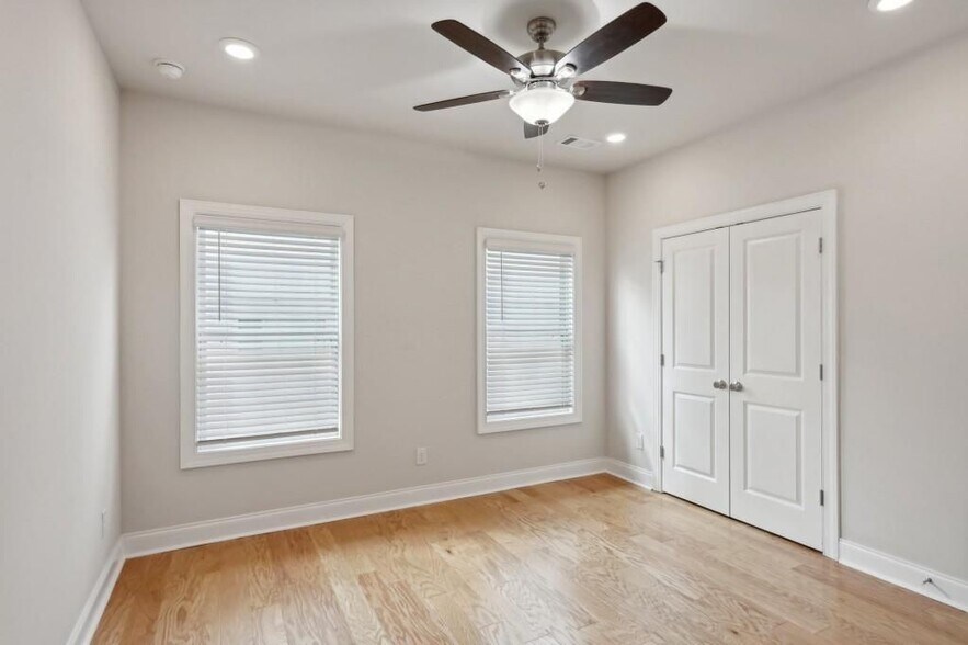 Building Photo - 1445 Calvert Ln