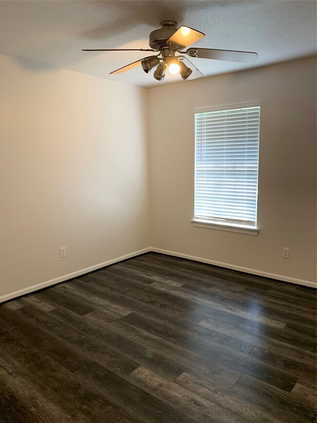 Building Photo - 3422 Creek Manor Dr