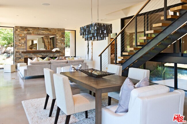 Building Photo - 6228 Sycamore Meadows Dr