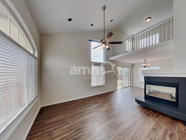 Building Photo - 4555 N Gibraltar St