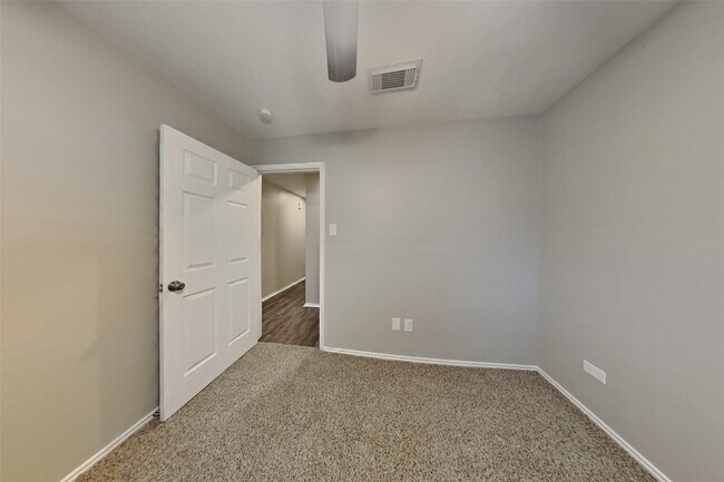 Building Photo - 1511 Miller Ave