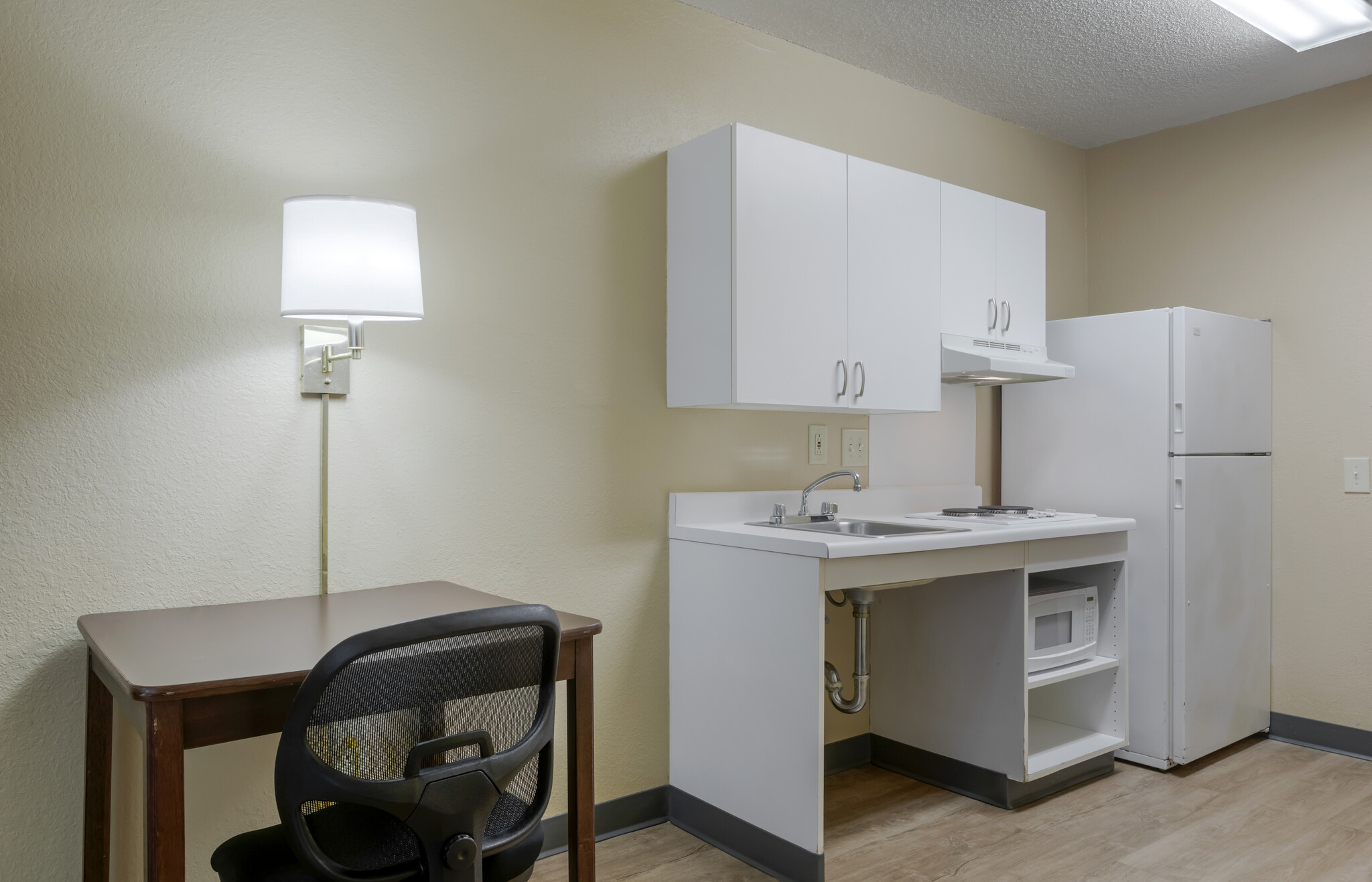 Building Photo - Furnished Studio-Houston - Westchase - Ric...