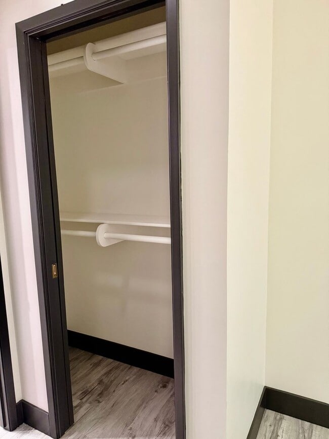 Building Photo - Beautiful remodeled home