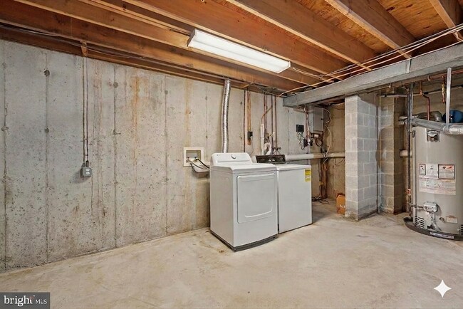 Building Photo - 606 Coates Ln