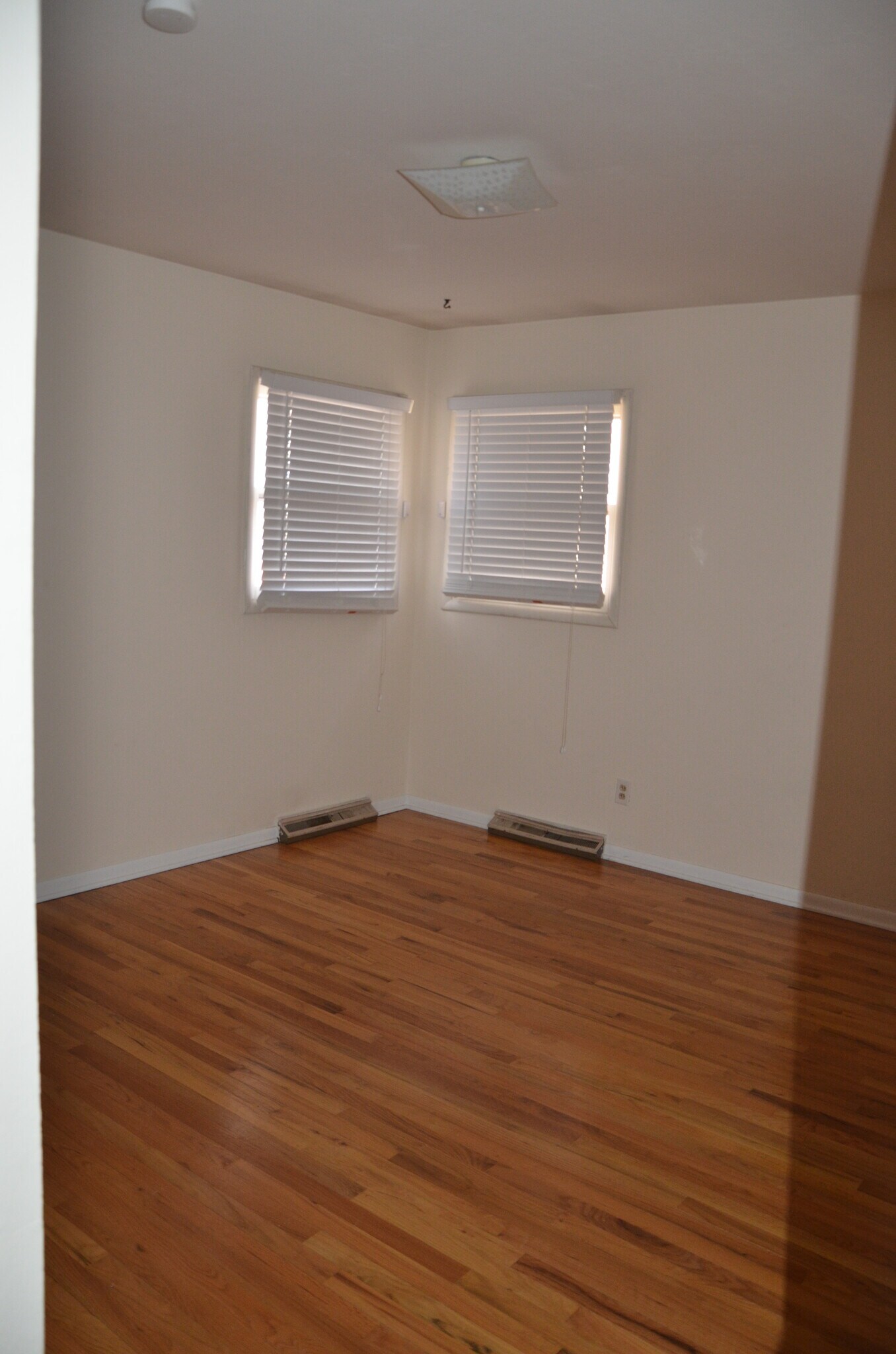 Building Photo - 1004 S Taft Hill Rd