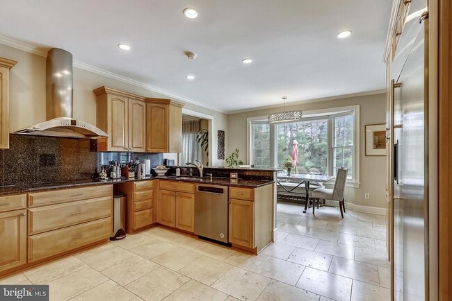 Building Photo - 10605 River Oaks Ln