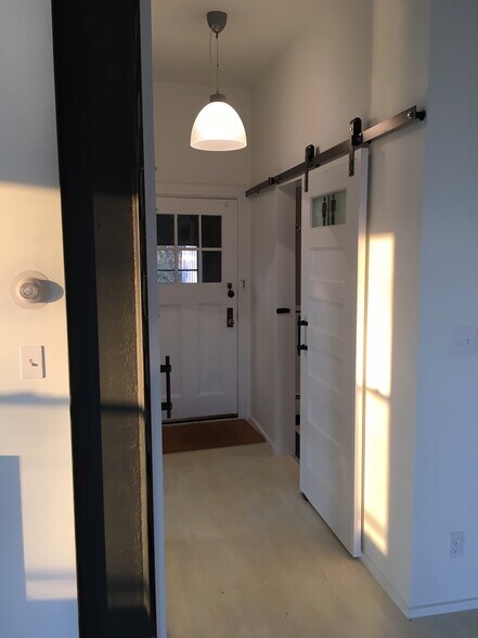 Building Photo - 280 Warburton Ave