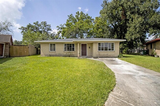 Building Photo - 7 Talisman Ct