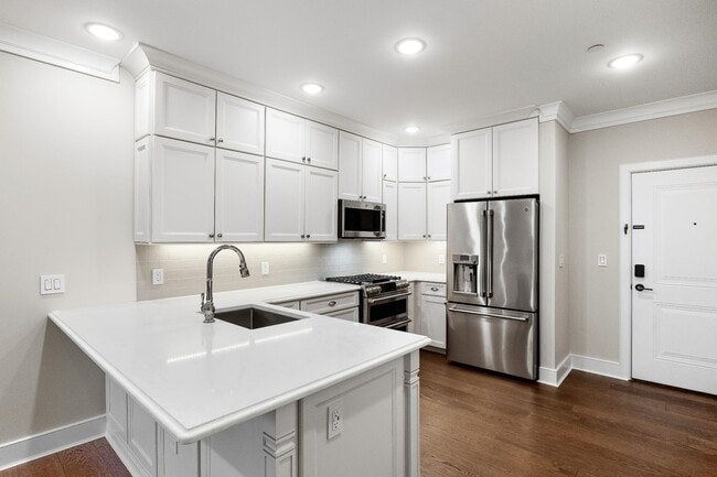 Building Photo - 28 Bright St